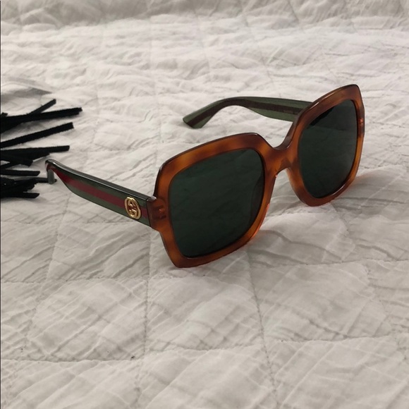Brand new Gucci sunglasses with metallic side main image 5